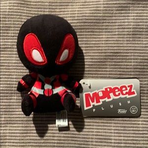 Pop! Funko Deadpool plush